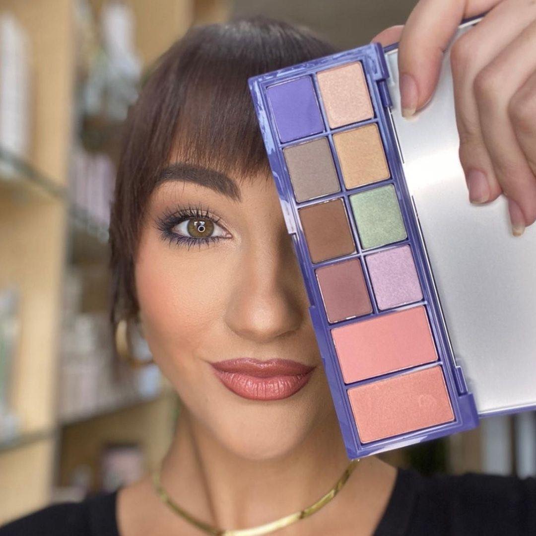 Makeup palette and completed beauty look